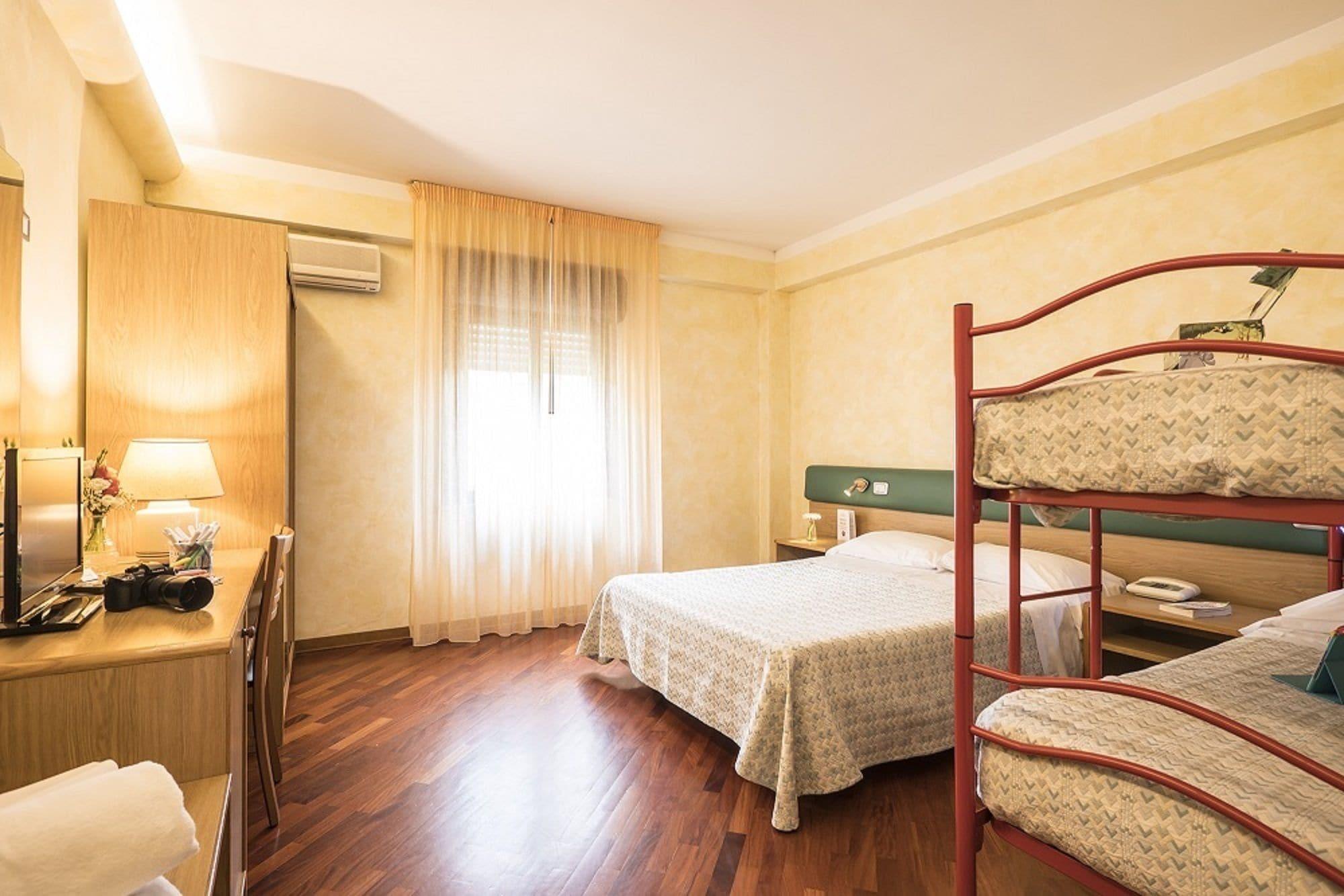 Hotel Vega เปรูจา ภายนอก รูปภาพ