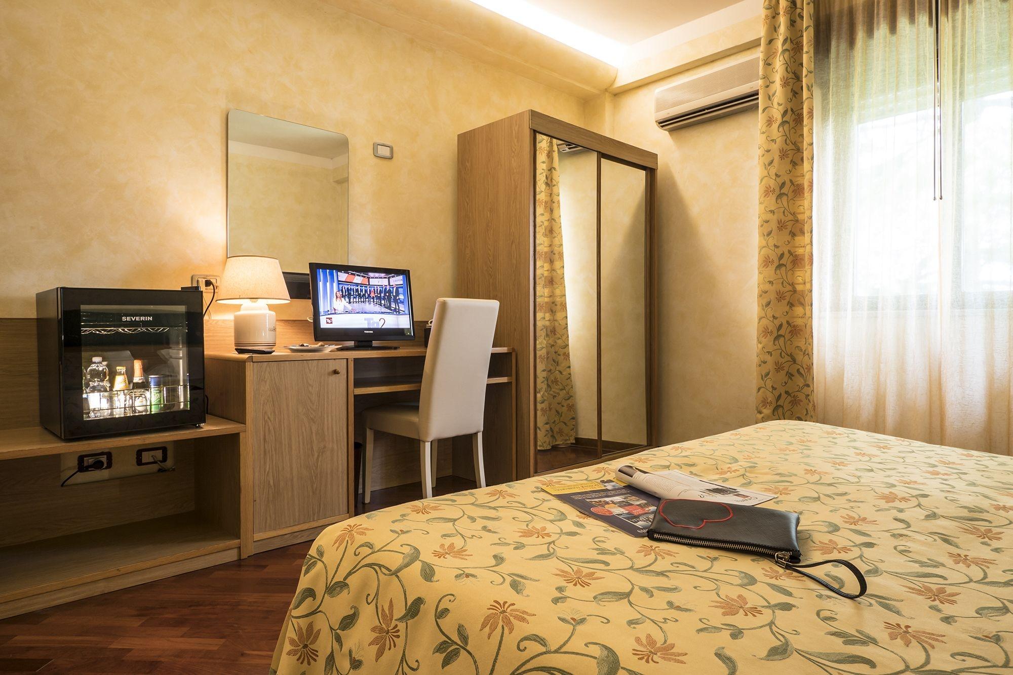 Hotel Vega เปรูจา ภายนอก รูปภาพ